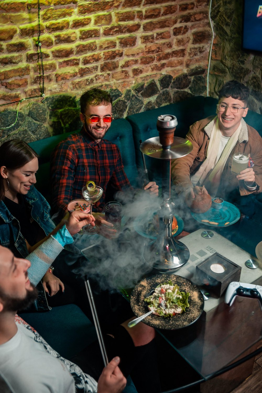 Hashtag Lounge Bar во Львове - кальян-меню, игровые приставки, вкусная  кухня и дискотеки каждую ночь в лаунж-баре «Хештег»